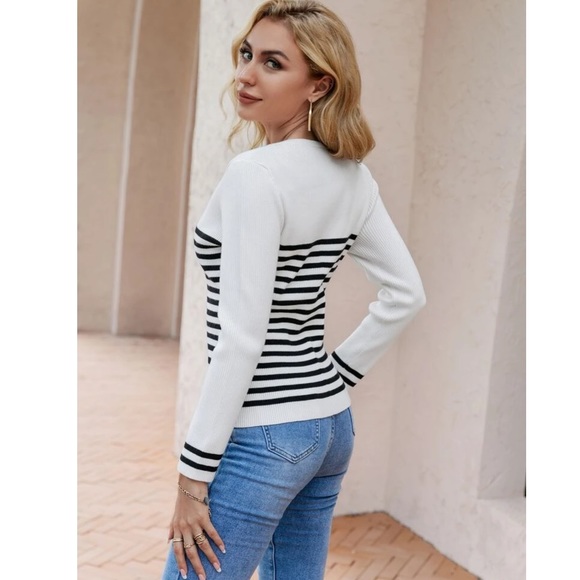 Striped Ribbed Chain Detail Sweater - Picture 7 of 7